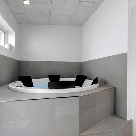 Dom wakacyjny Awesome In With Sauna